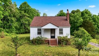 2711 SE 8th Avenue SE, Hickory, NC 28602