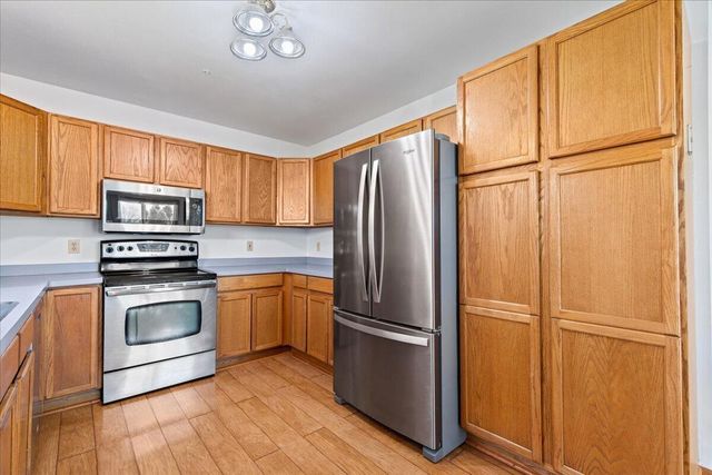 1416 Villa Park COURT, West Bend, WI 53090