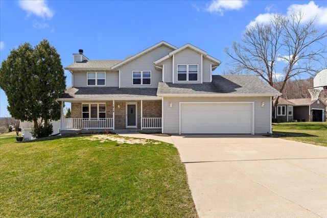 1416 Villa Park COURT, West Bend, WI 53090