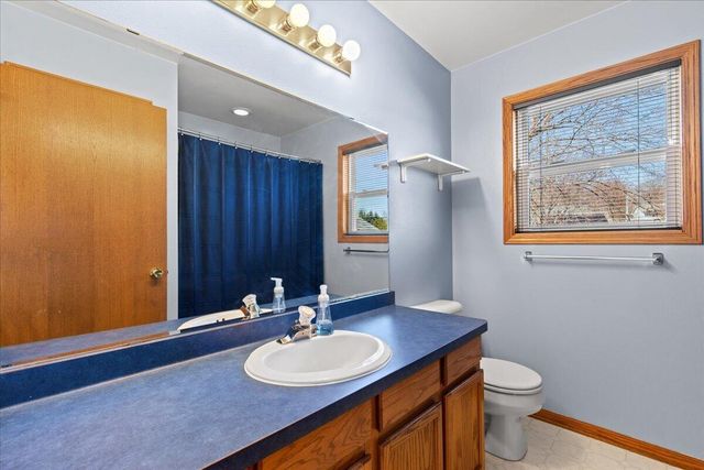 1416 Villa Park COURT, West Bend, WI 53090