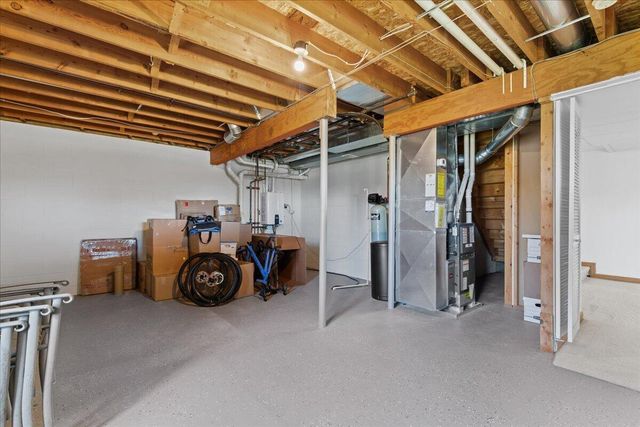 1416 Villa Park COURT, West Bend, WI 53090