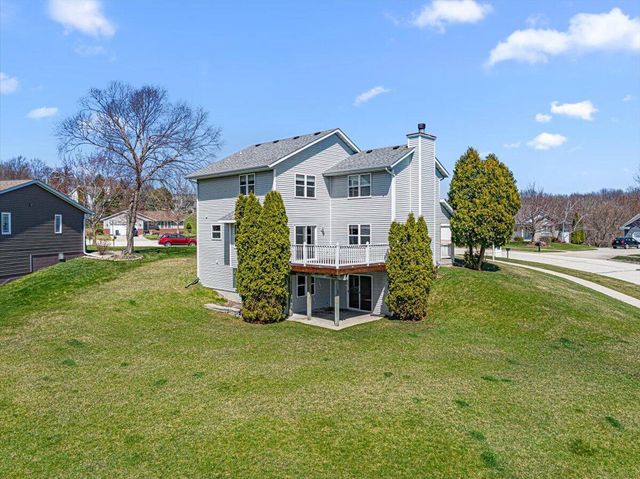 1416 Villa Park COURT, West Bend, WI 53090