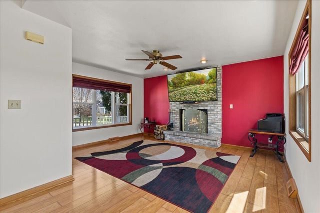 1416 Villa Park COURT, West Bend, WI 53090