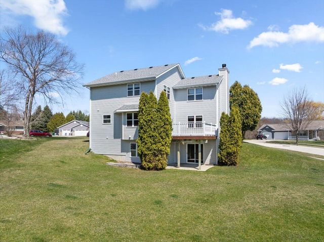 1416 Villa Park COURT, West Bend, WI 53090