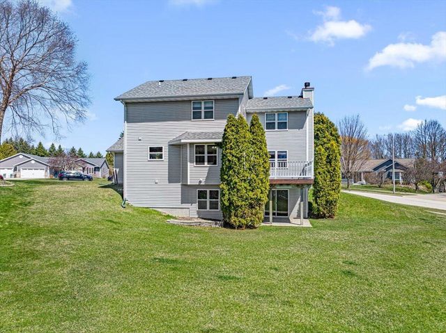 1416 Villa Park COURT, West Bend, WI 53090