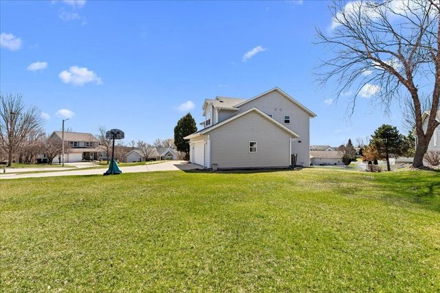 1416 Villa Park COURT, West Bend, WI 53090