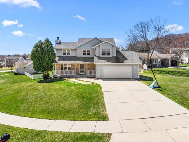 1416 Villa Park COURT, West Bend, WI 53090