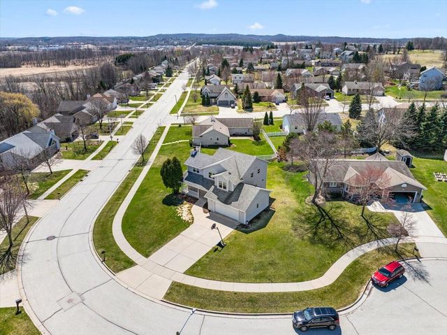 1416 Villa Park COURT, West Bend, WI 53090