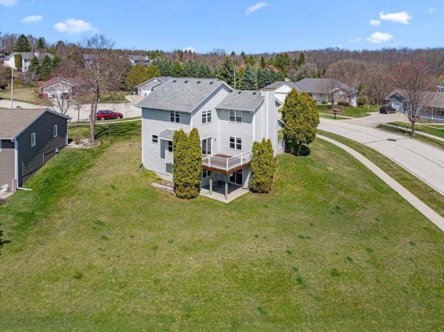 1416 Villa Park COURT, West Bend, WI 53090