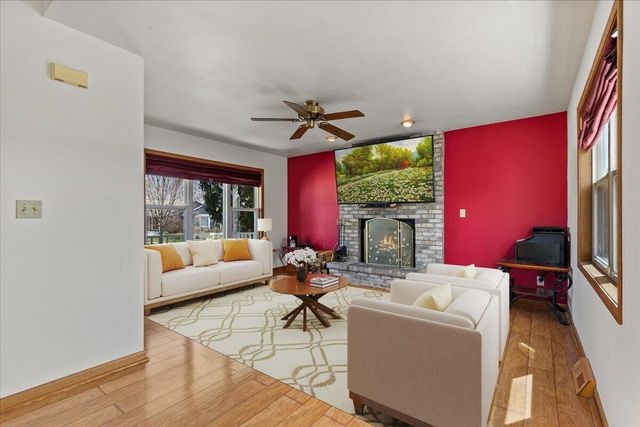 1416 Villa Park COURT, West Bend, WI 53090