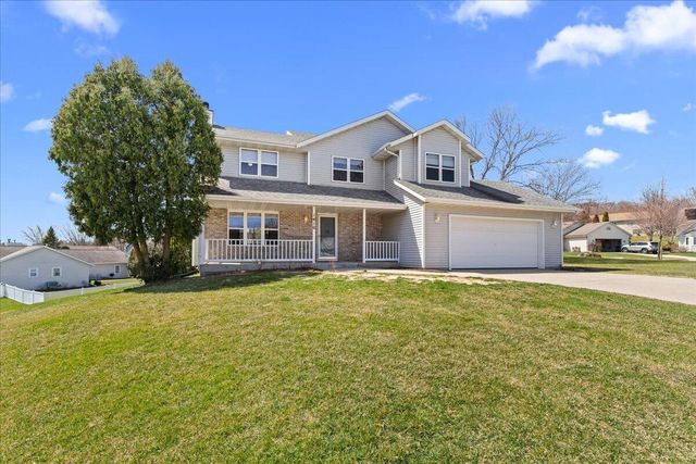 1416 Villa Park COURT, West Bend, WI 53090