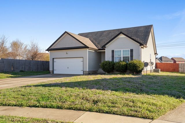 2329 Spike Ct, Clarksville, TN 37040