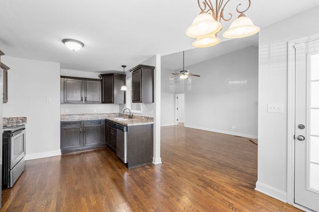 2329 Spike Ct, Clarksville, TN 37040