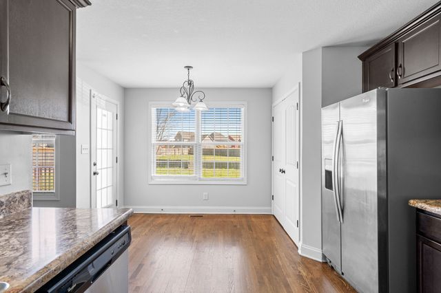 2329 Spike Ct, Clarksville, TN 37040