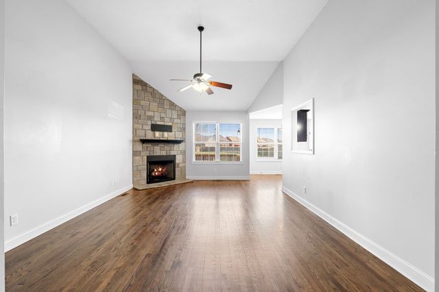 2329 Spike Ct, Clarksville, TN 37040