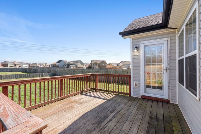 2329 Spike Ct, Clarksville, TN 37040