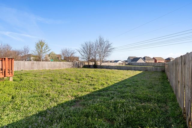 2329 Spike Ct, Clarksville, TN 37040