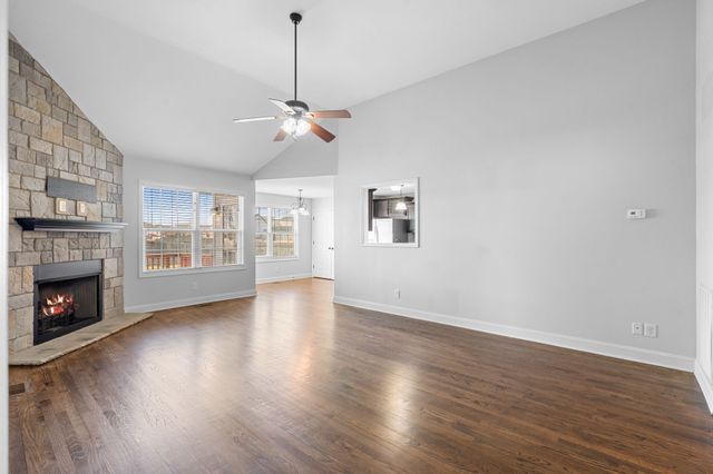 2329 Spike Ct, Clarksville, TN 37040