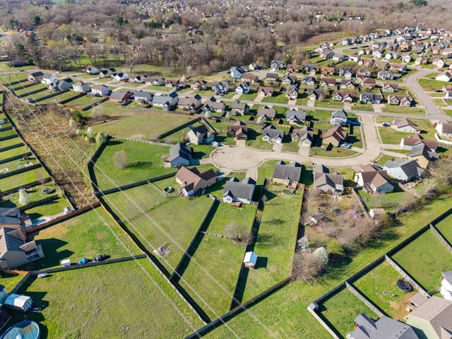 2329 Spike Ct, Clarksville, TN 37040