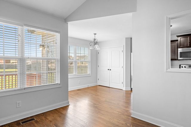 2329 Spike Ct, Clarksville, TN 37040