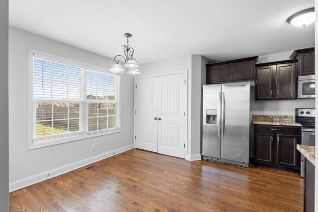 2329 Spike Ct, Clarksville, TN 37040