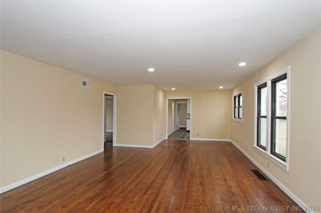 616 S Maple Street, Nowata, OK 74048