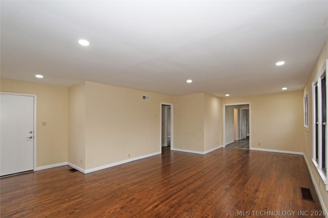 616 S Maple Street, Nowata, OK 74048