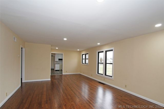 616 S Maple Street, Nowata, OK 74048