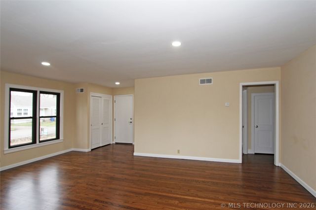 616 S Maple Street, Nowata, OK 74048