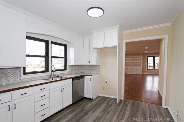 616 S Maple Street, Nowata, OK 74048