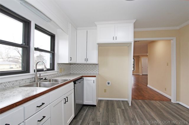 616 S Maple Street, Nowata, OK 74048