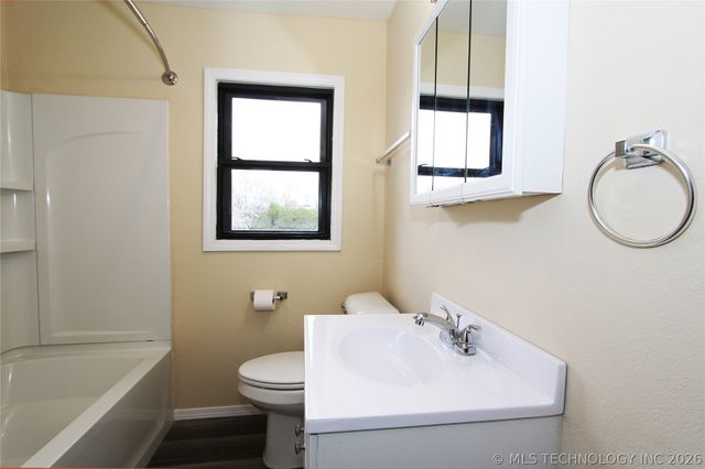 616 S Maple Street, Nowata, OK 74048