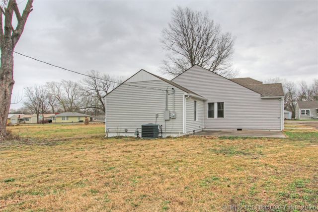 616 S Maple Street, Nowata, OK 74048