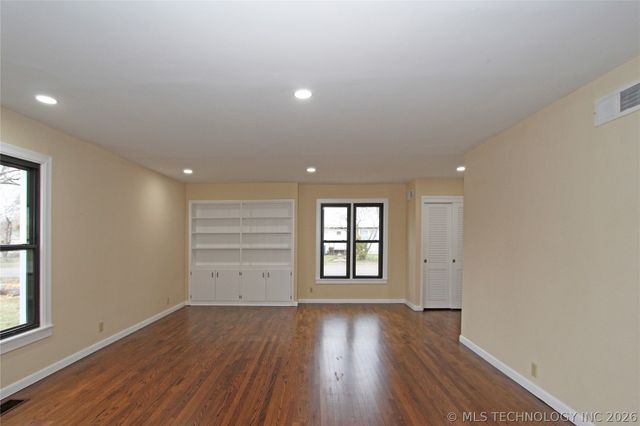 616 S Maple Street, Nowata, OK 74048