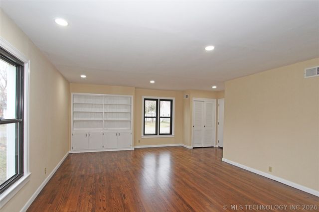 616 S Maple Street, Nowata, OK 74048