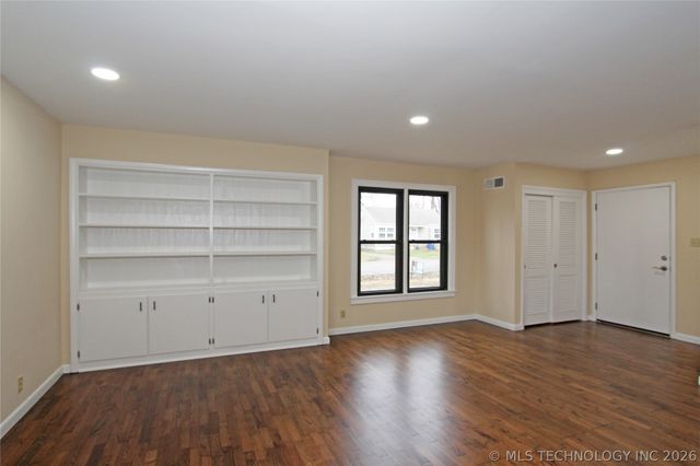 616 S Maple Street, Nowata, OK 74048