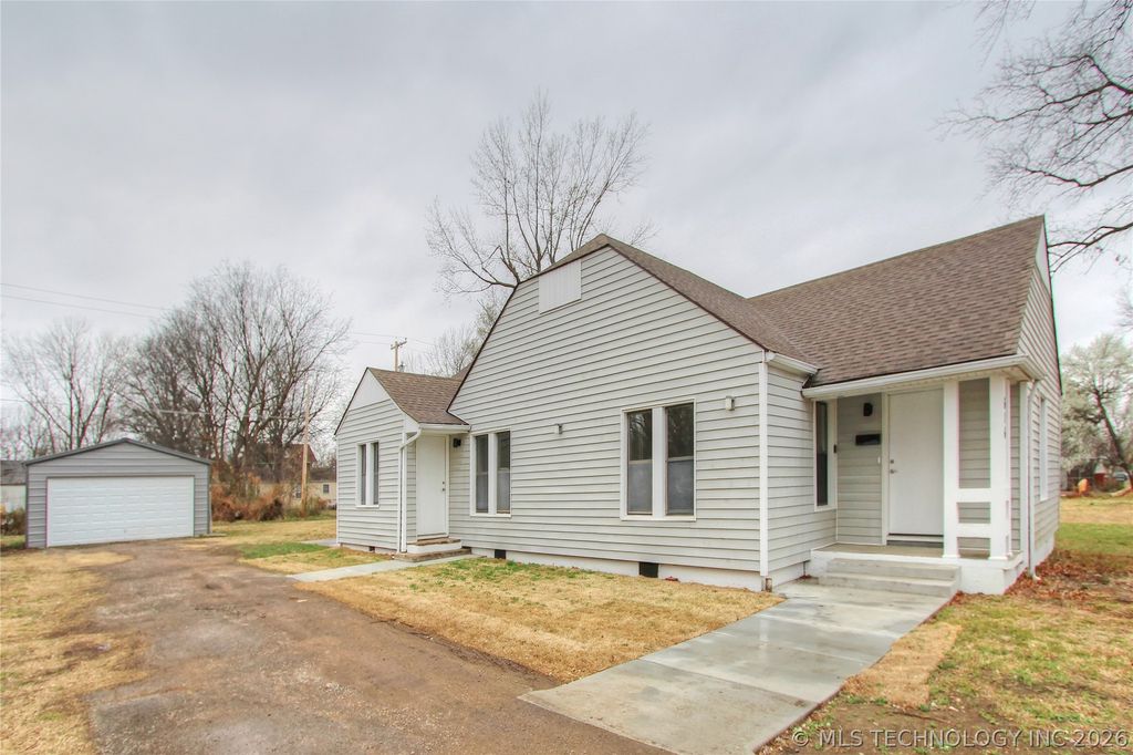 616 S Maple Street, Nowata, OK 74048