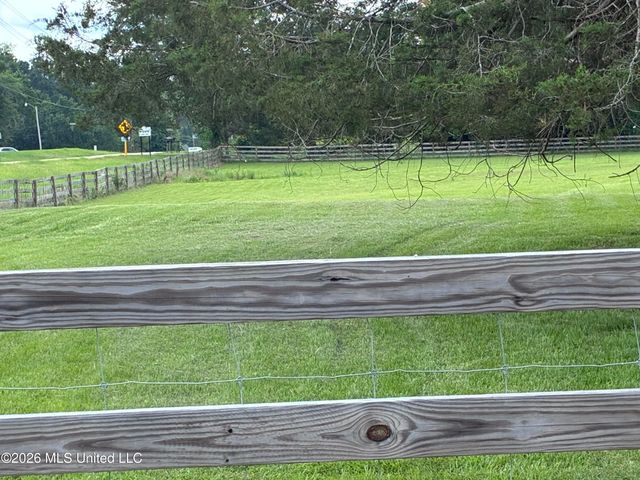 5988 Henderson Road, Pearl, MS 39208