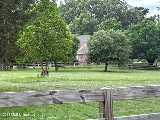 5988 Henderson Road, Pearl, MS 39208