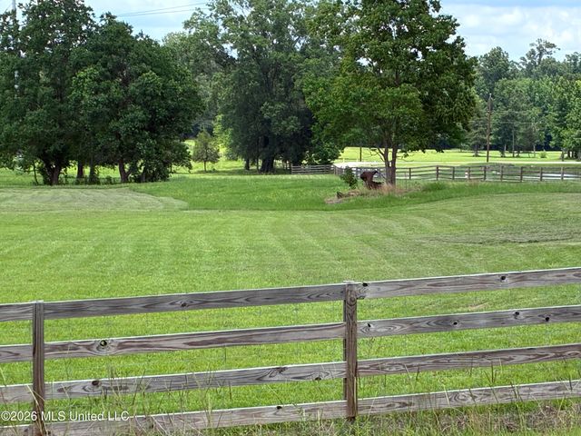 5988 Henderson Road, Pearl, MS 39208