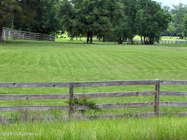 5988 Henderson Road, Pearl, MS 39208