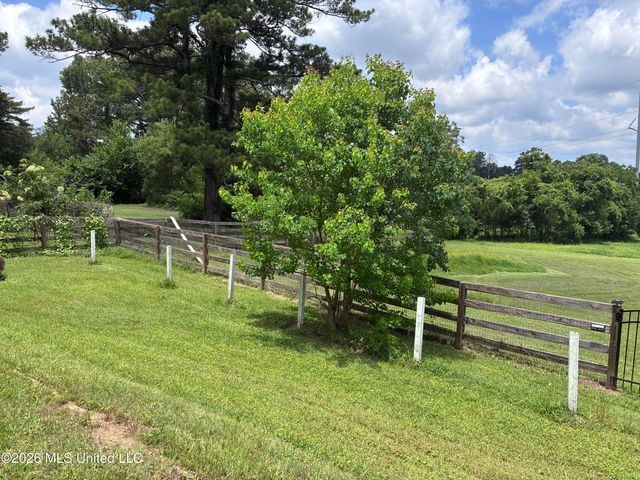 5988 Henderson Road, Pearl, MS 39208
