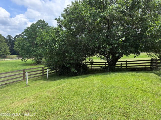 5988 Henderson Road, Pearl, MS 39208