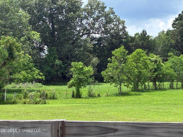 5988 Henderson Road, Pearl, MS 39208