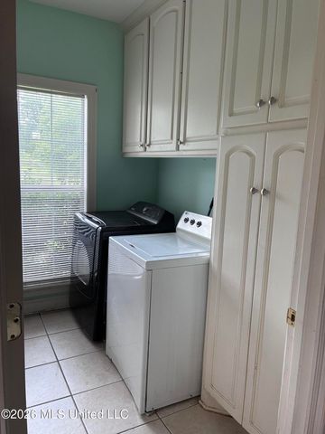 5988 Henderson Road, Pearl, MS 39208