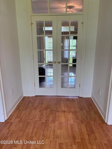 5988 Henderson Road, Pearl, MS 39208