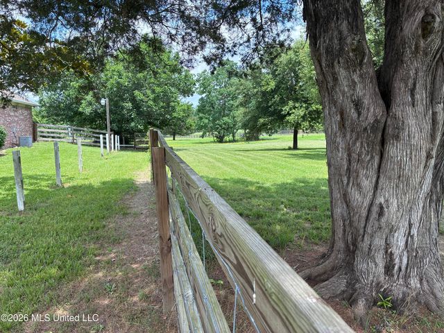 5988 Henderson Road, Pearl, MS 39208