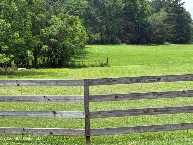 5988 Henderson Road, Pearl, MS 39208