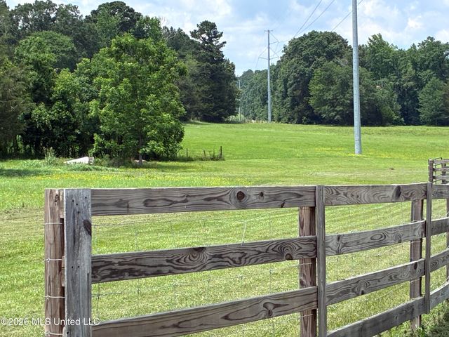 5988 Henderson Road, Pearl, MS 39208