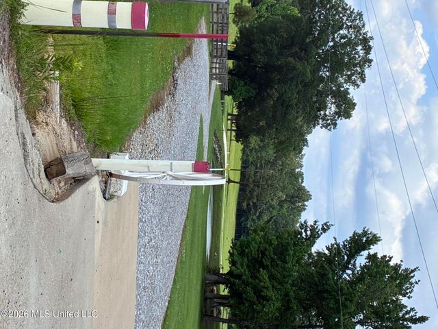 5988 Henderson Road, Pearl, MS 39208